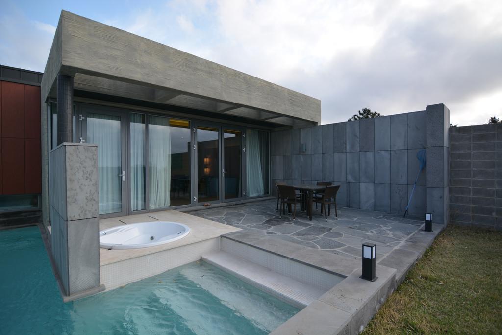 Stanford Hotel And Resort Jeju Exterior foto